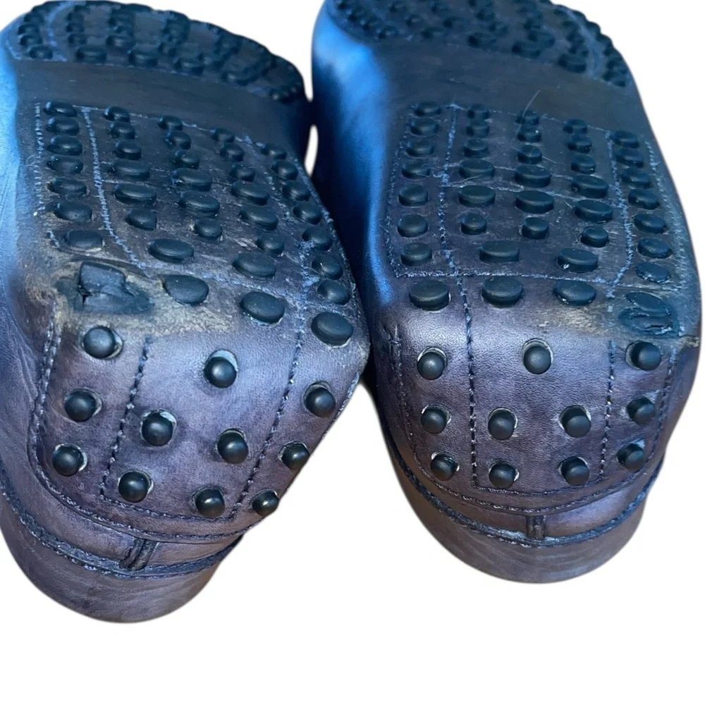Tod’s buckle- detailed rubber pebble out sole Italian design loafer. Size 11 GUC - Picture 14 of 16